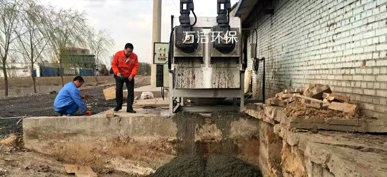 疊螺污泥脫水機在泥塘中的應用